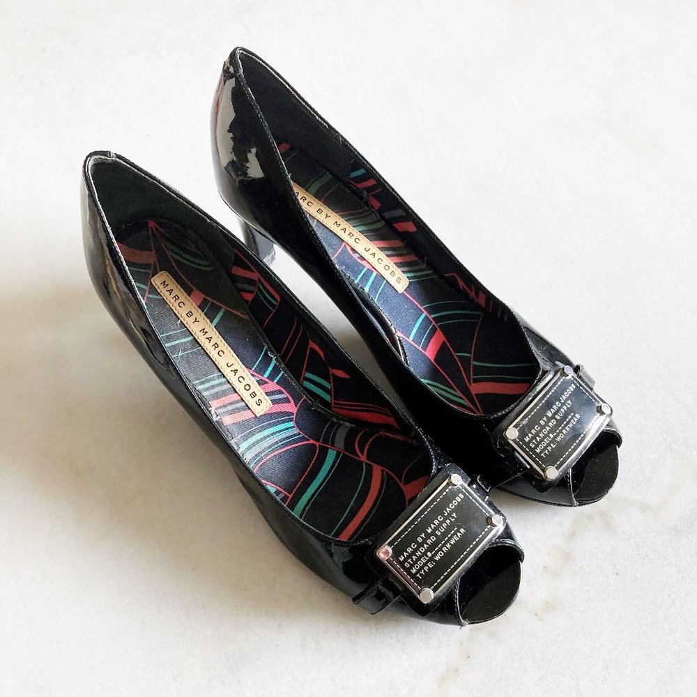 Marc Jacobs black pumps / peep toe high heel pump shoe 9.5